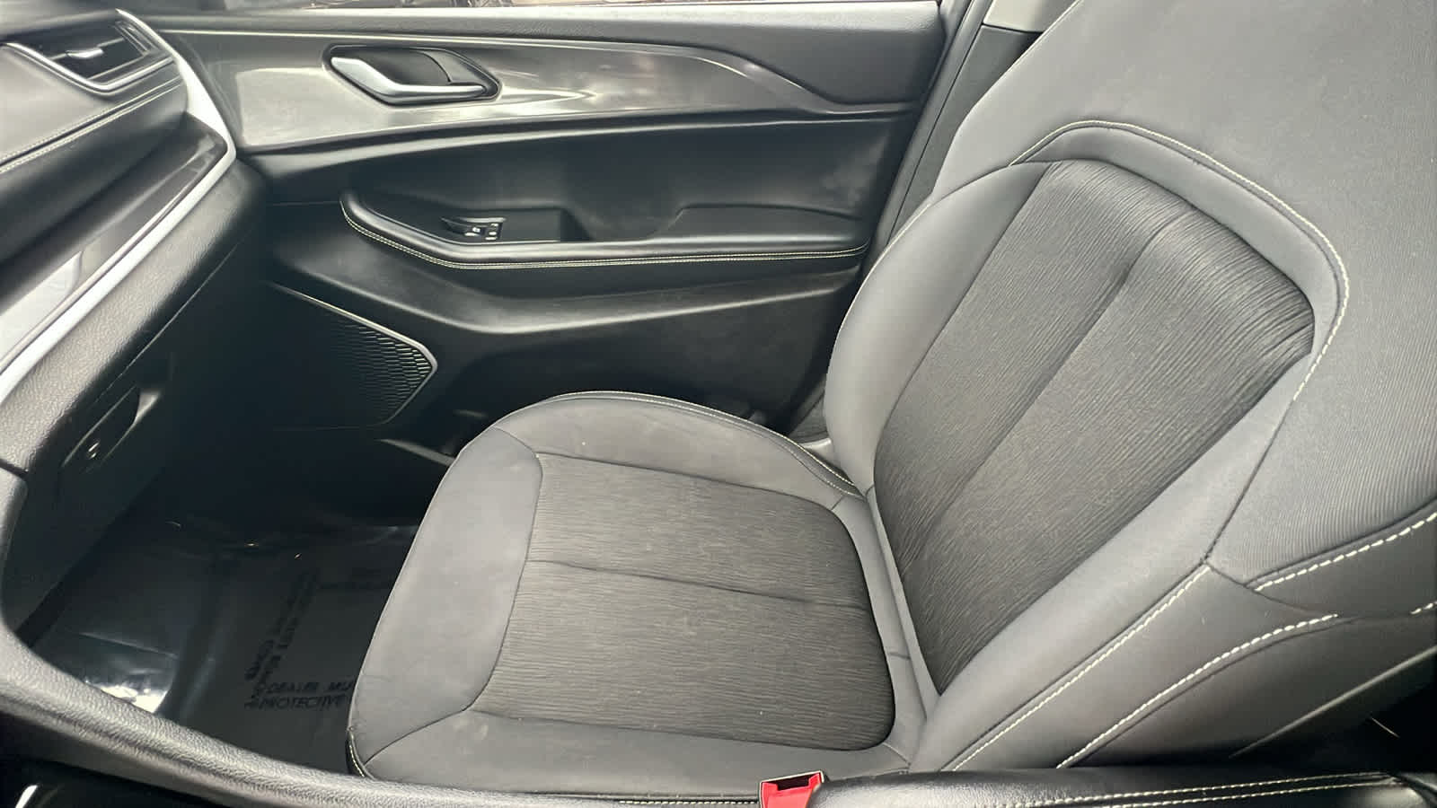 Thumbnail: 2022 Jeep Grand Cherokee - 12