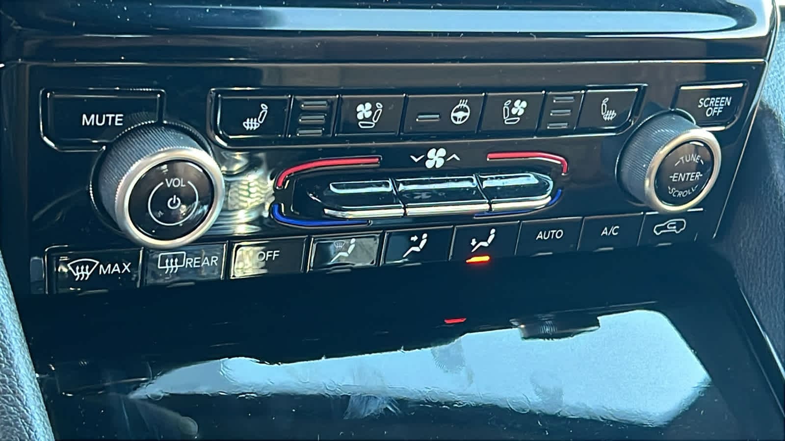 Thumbnail: 2022 Jeep Grand Cherokee - 14