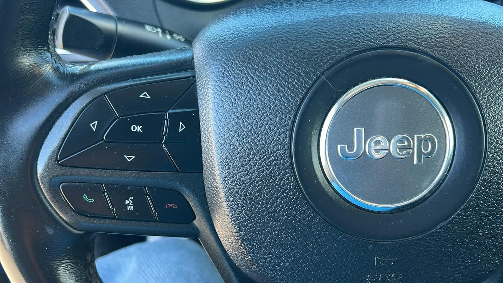 Thumbnail: 2019 Jeep Cherokee - 19
