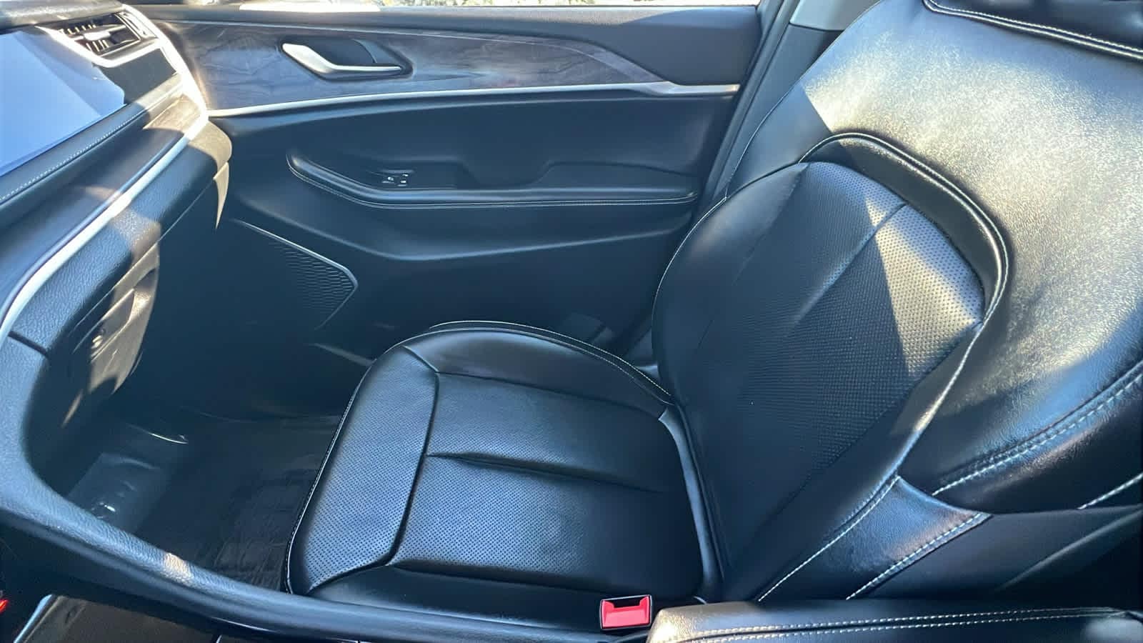 Thumbnail: 2023 Jeep Grand Cherokee - 12