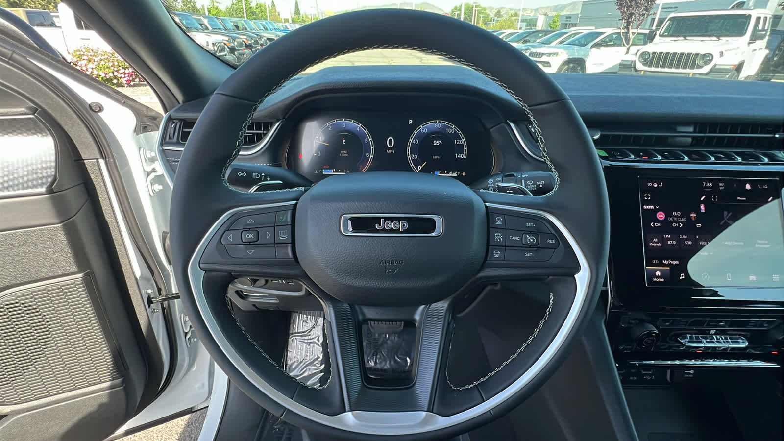 Thumbnail: 2026 Jeep Grand Cherokee L - 18