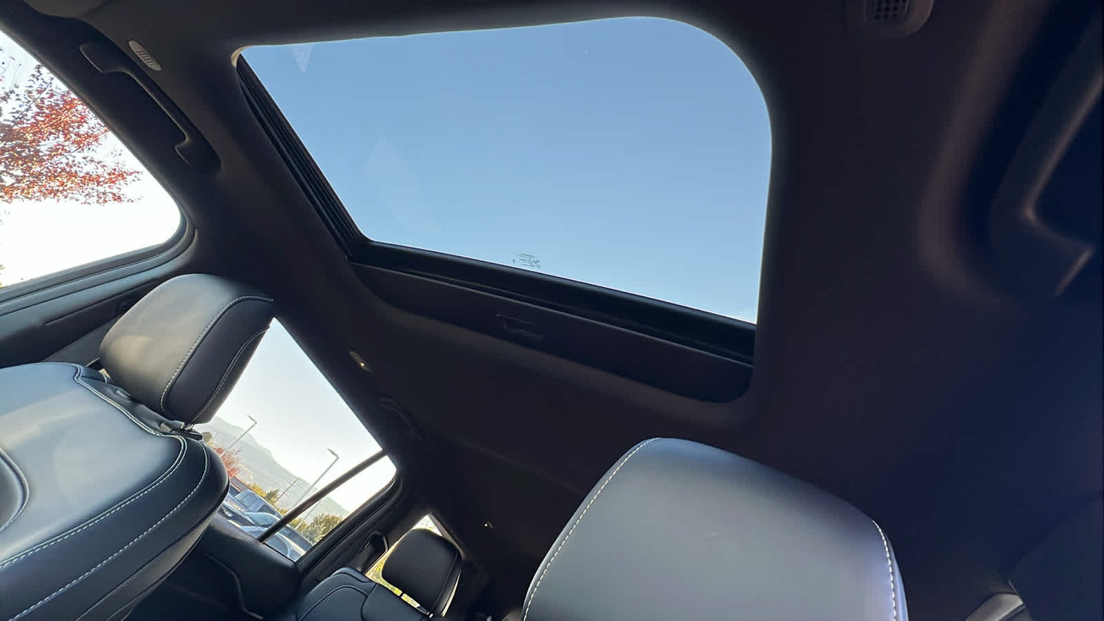 Thumbnail: 2025 Jeep Grand Cherokee L - 31