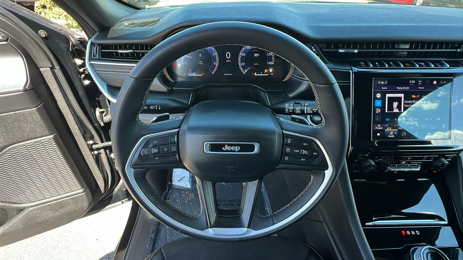 Thumbnail: 2023 Jeep Grand Cherokee - 17