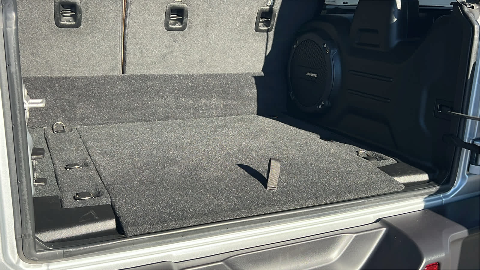 Thumbnail: 2022 Jeep Wrangler - 27