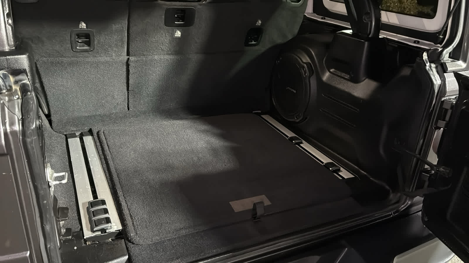 Thumbnail: 2019 Jeep Wrangler - 27