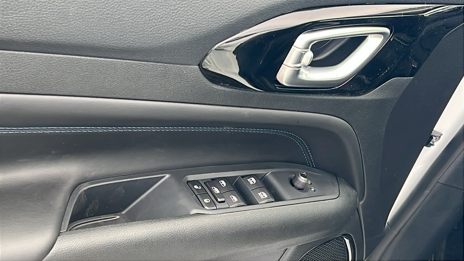 Thumbnail: 2026 Jeep Compass - 22