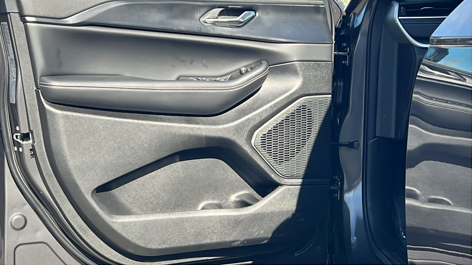 Thumbnail: 2026 Jeep Grand Cherokee - 23