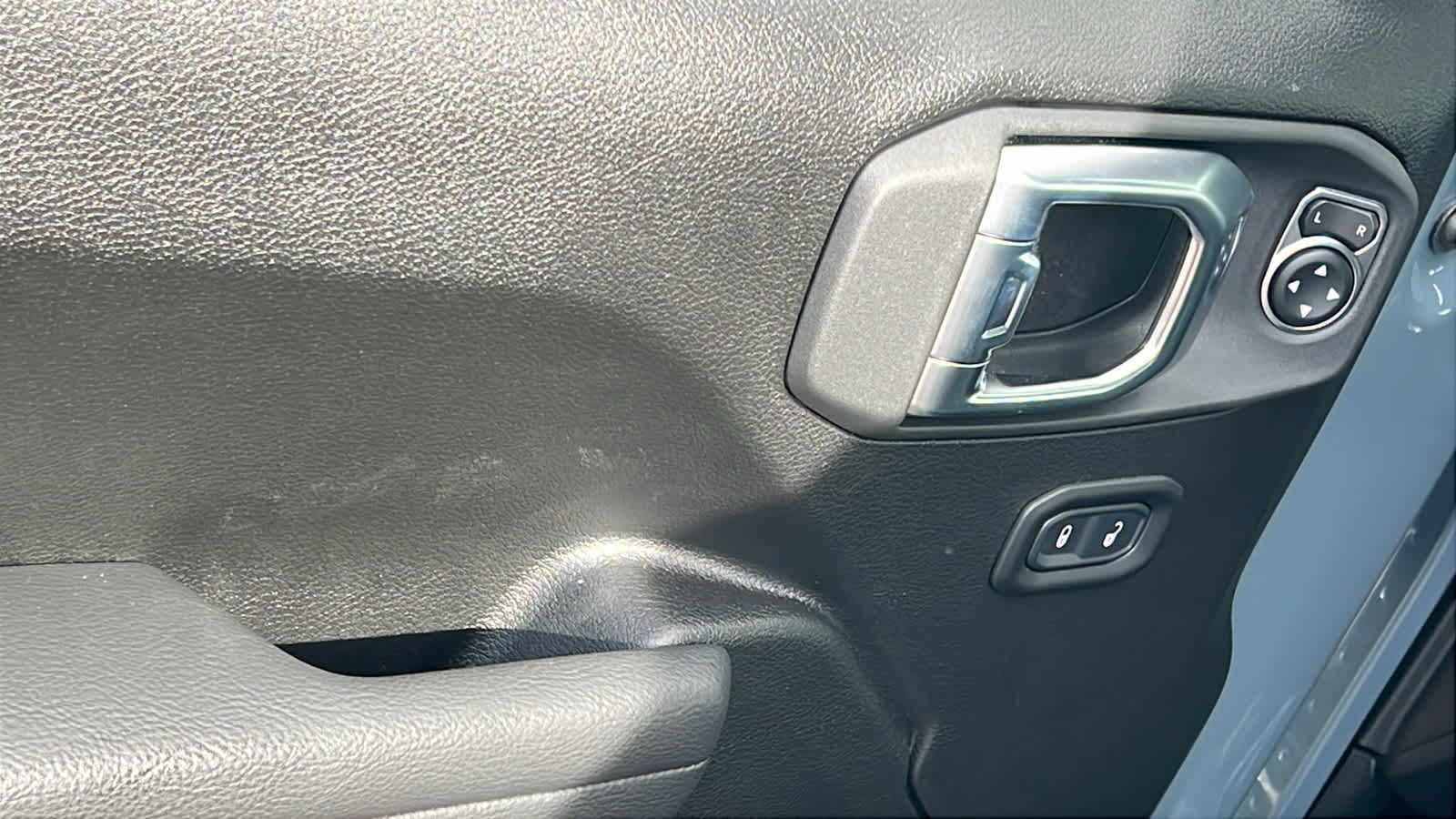 Thumbnail: 2026 Jeep Gladiator - 22