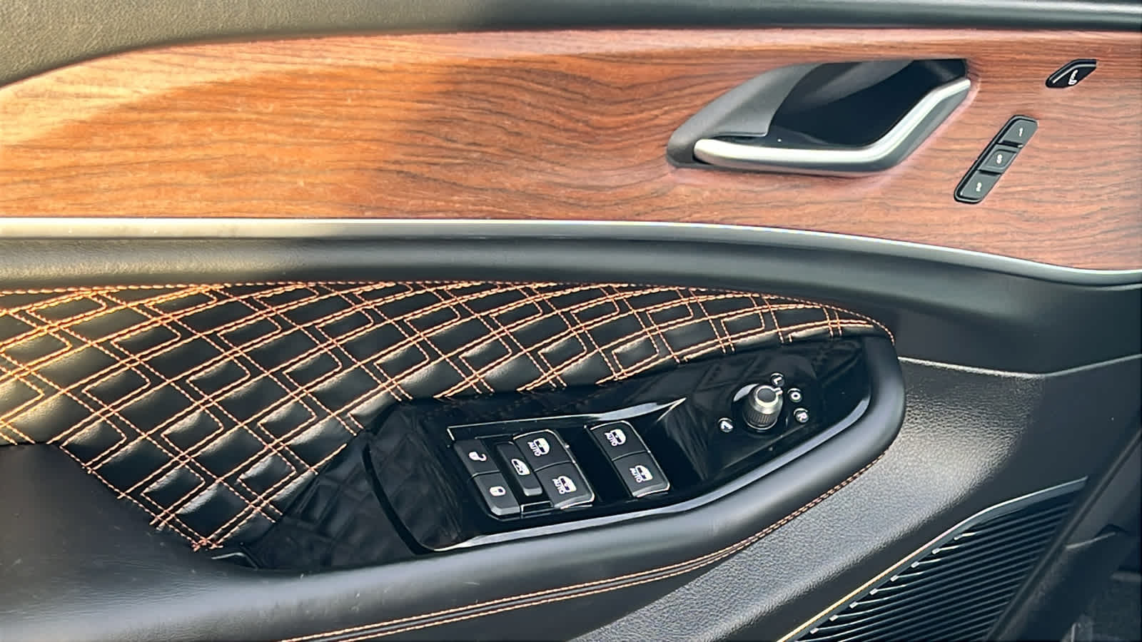 Thumbnail: 2022 Jeep Grand Cherokee - 22