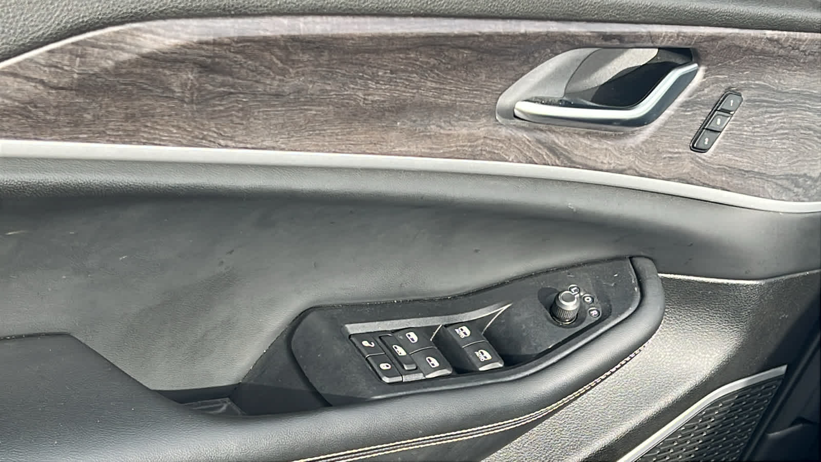 Thumbnail: 2022 Jeep Grand Cherokee - 22