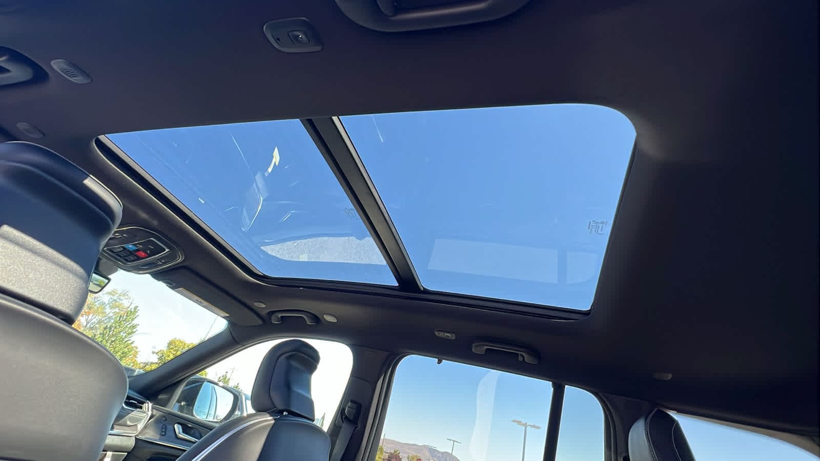 Thumbnail: 2025 Jeep Grand Cherokee - 31