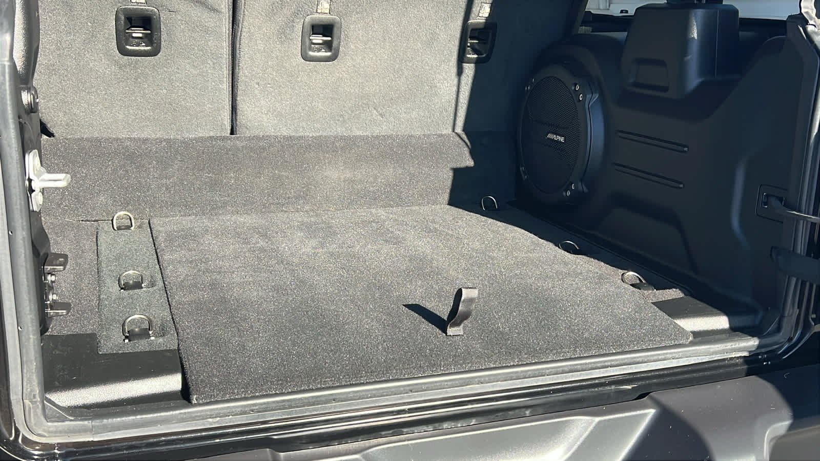 Thumbnail: 2023 Jeep Wrangler - 27