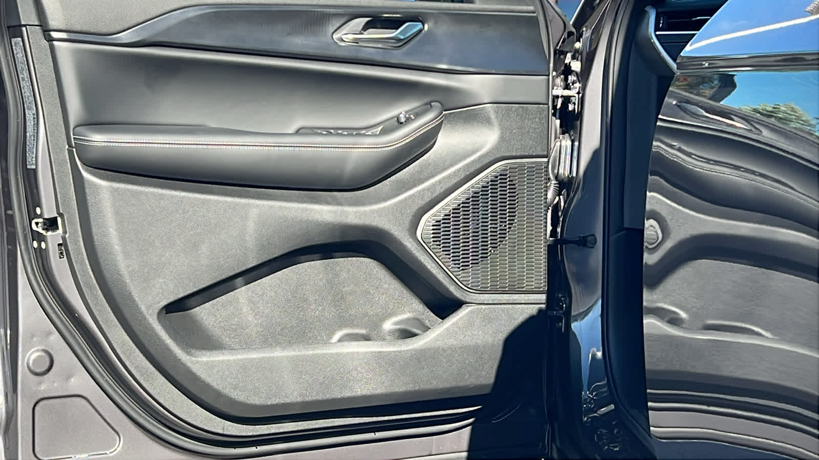 Thumbnail: 2025 Jeep Grand Cherokee - 23