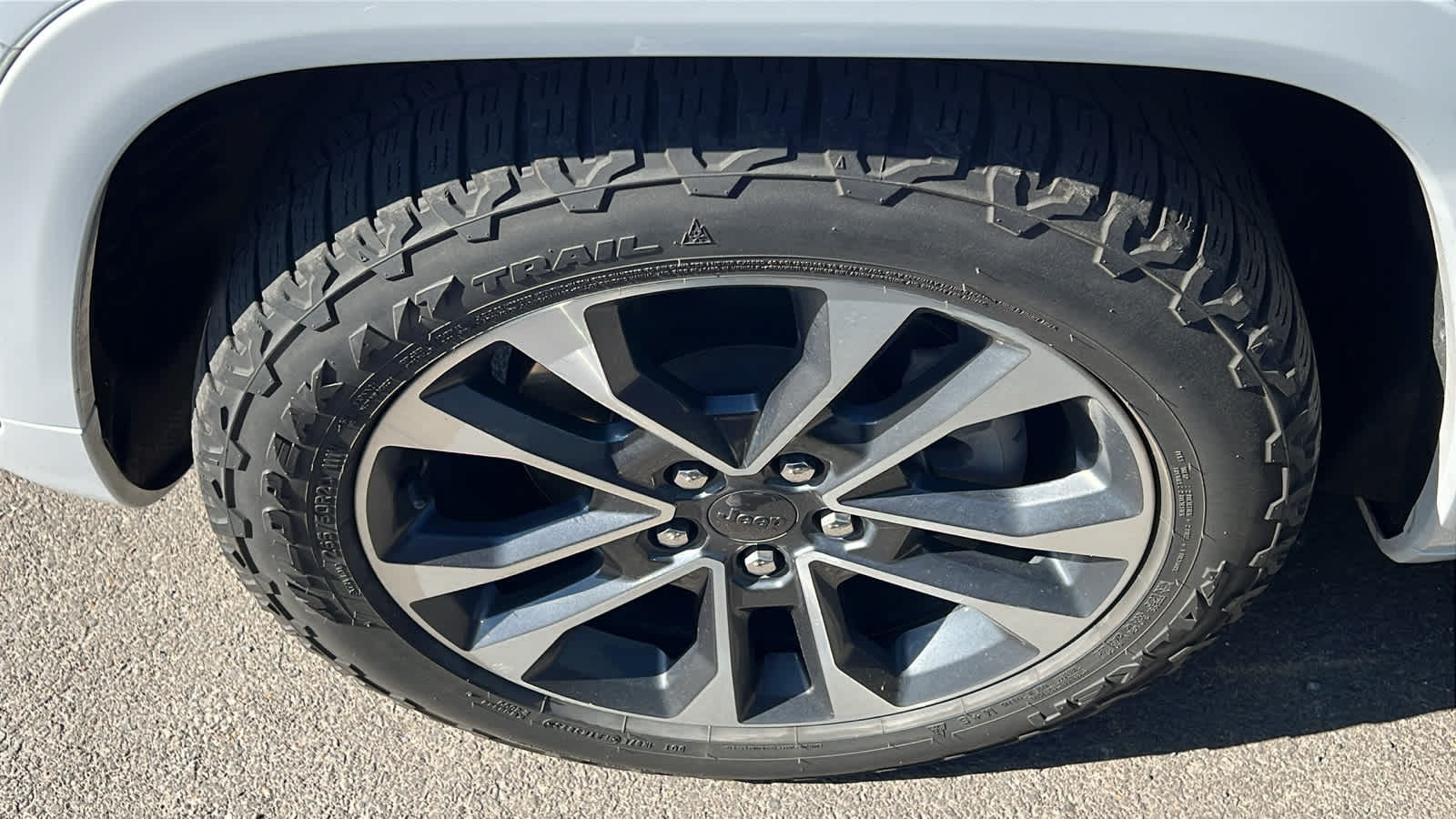 Thumbnail: 2022 Jeep Grand Cherokee - 4
