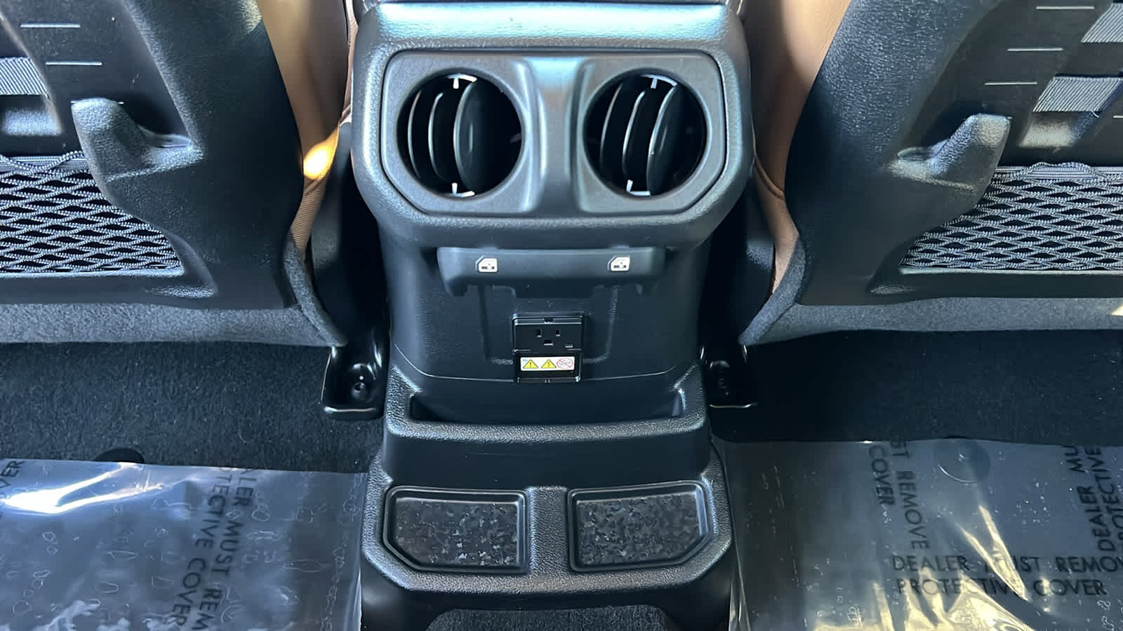 Thumbnail: 2022 Jeep Wrangler - 25