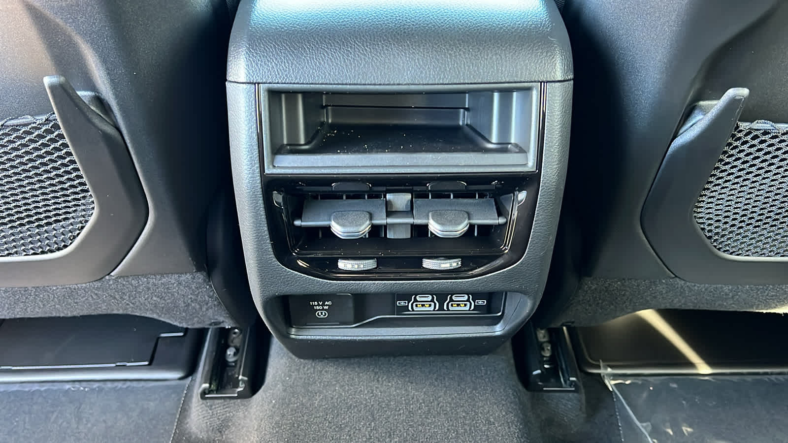 Thumbnail: 2026 Jeep Grand Cherokee - 25