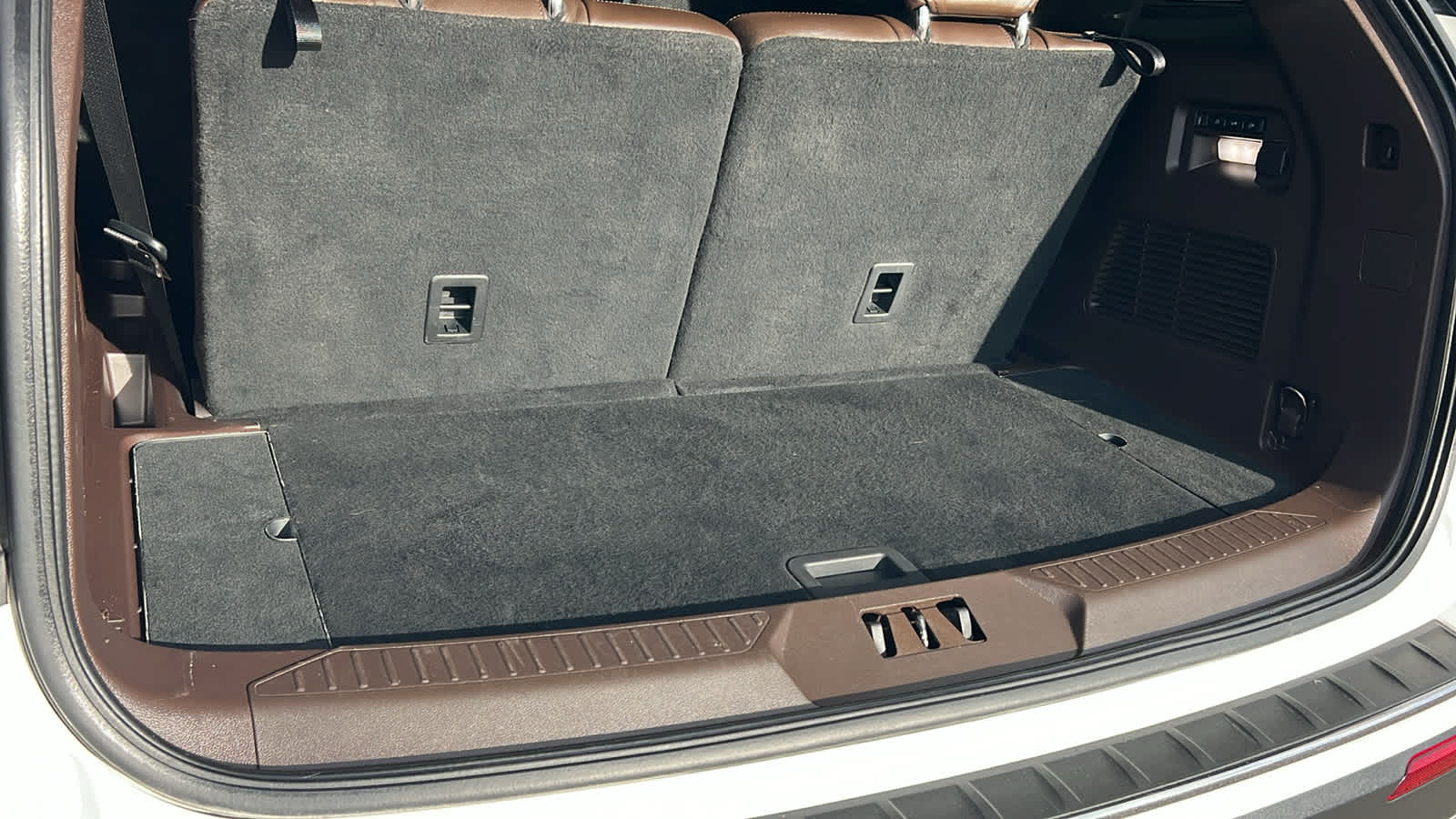 Thumbnail: 2023 Ford Explorer - 27