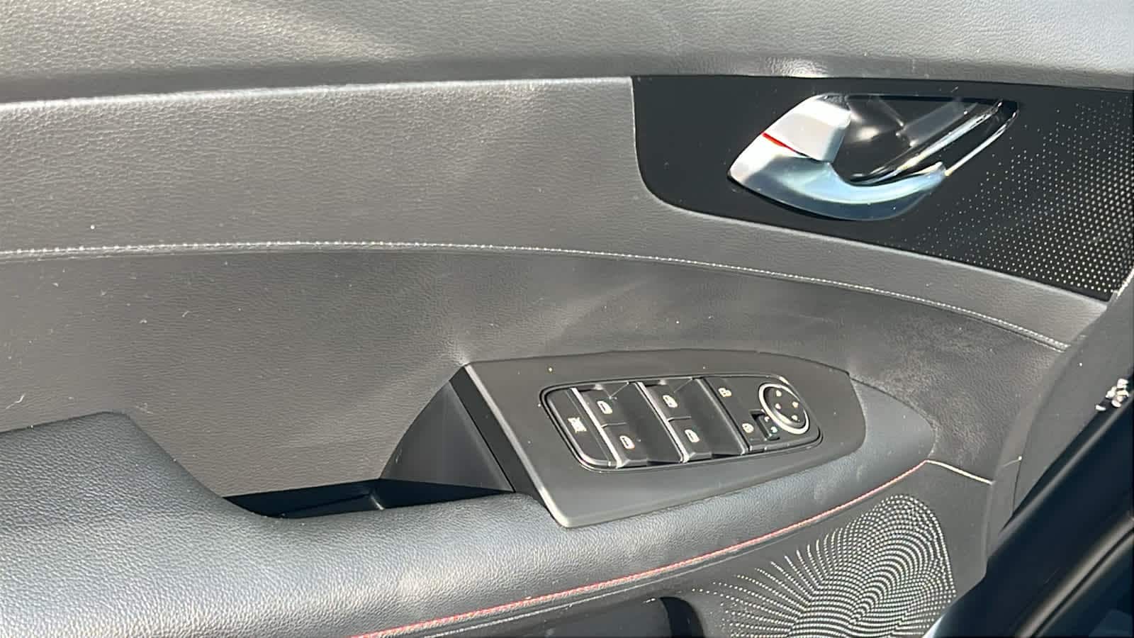 Thumbnail: 2024 Kia Forte - 22