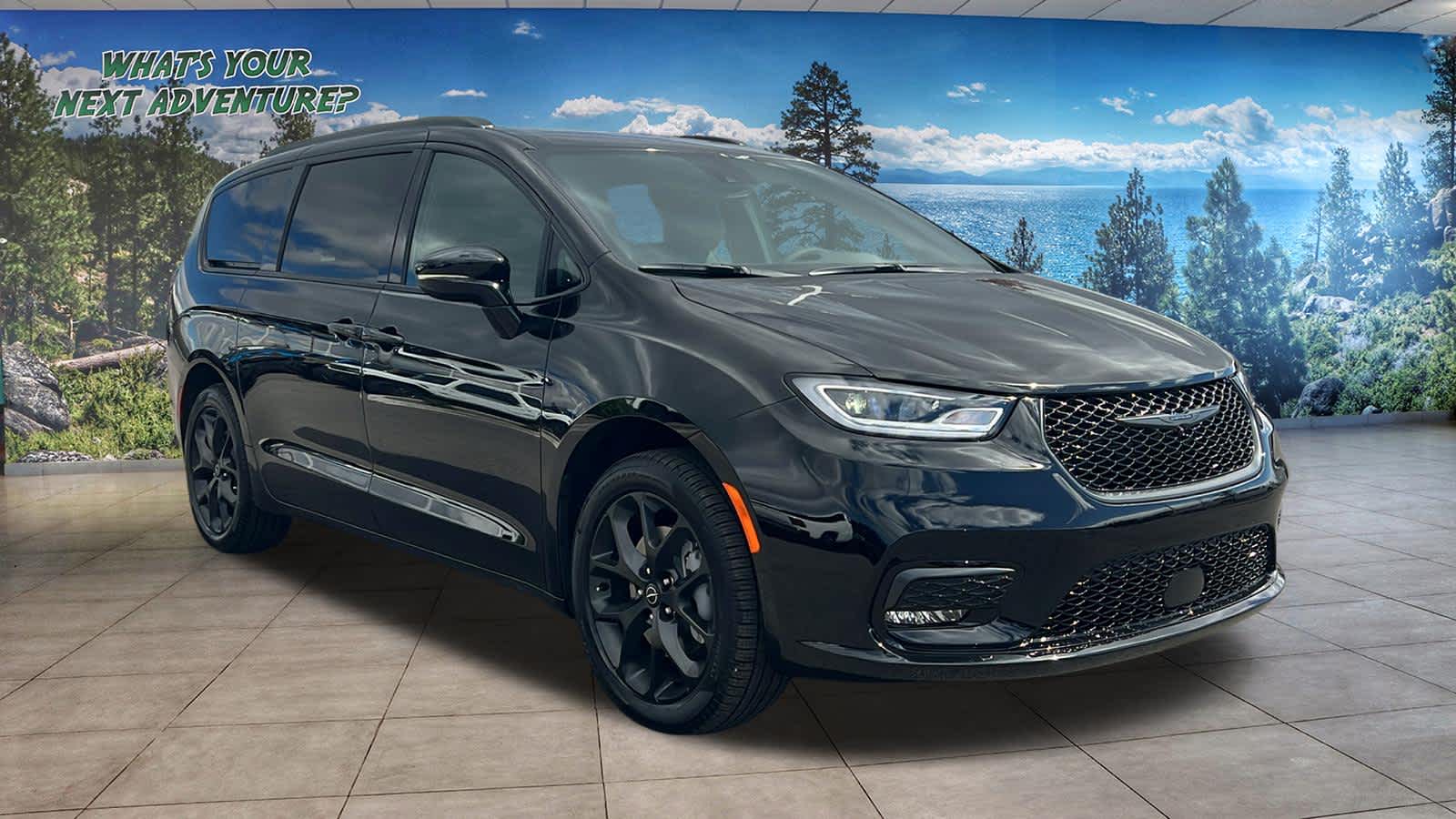 Thumbnail: 2026 Chrysler Pacifica - 3