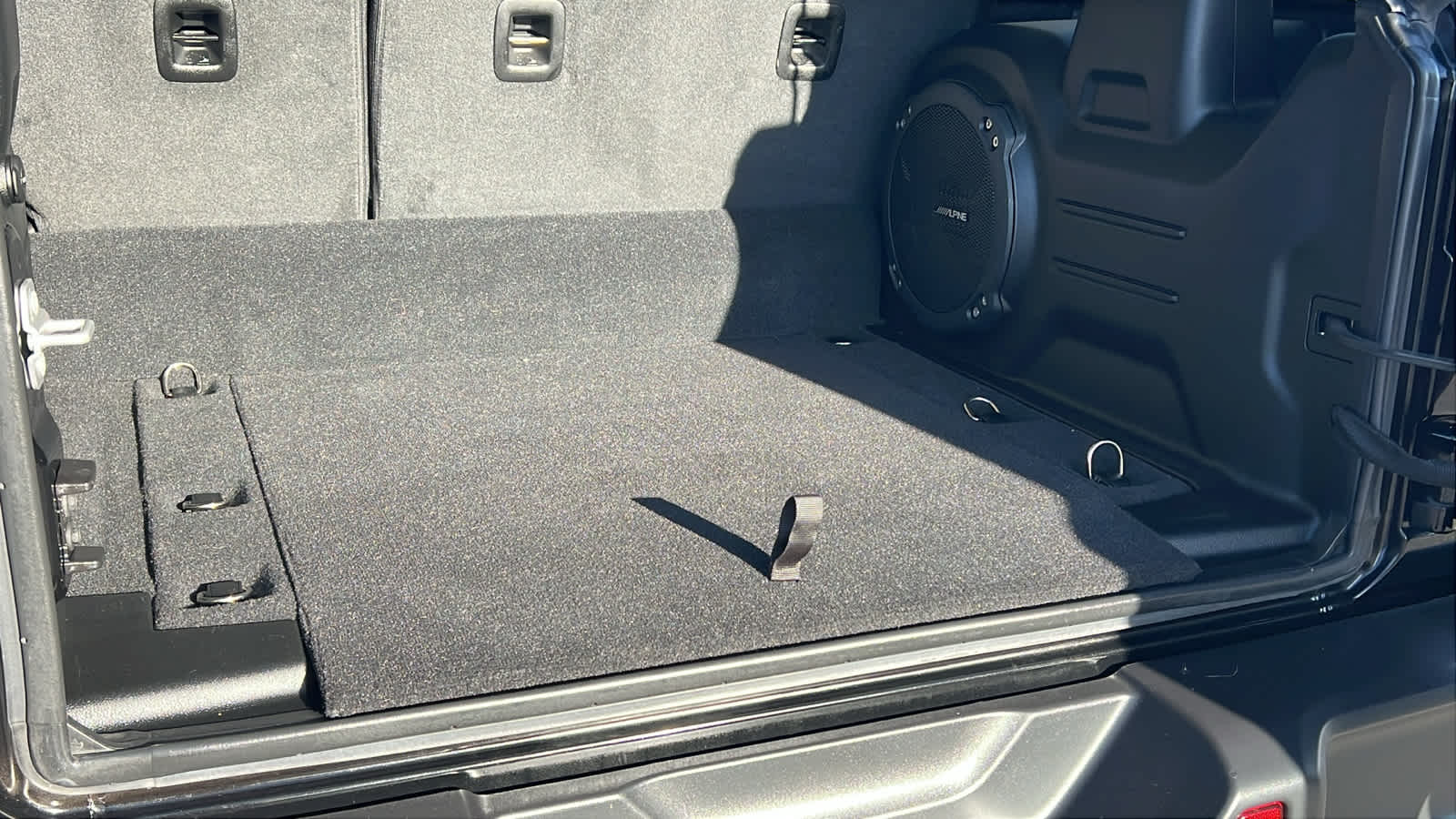 Thumbnail: 2021 Jeep Wrangler - 27