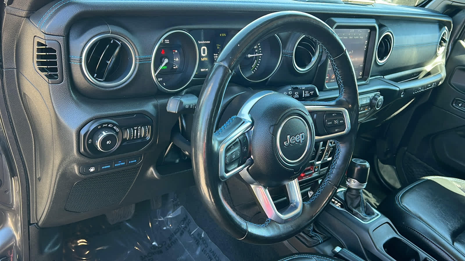 Thumbnail: 2022 Jeep Wrangler - 9