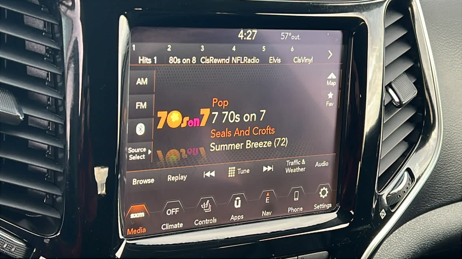 Thumbnail: 2022 Jeep Cherokee - 15