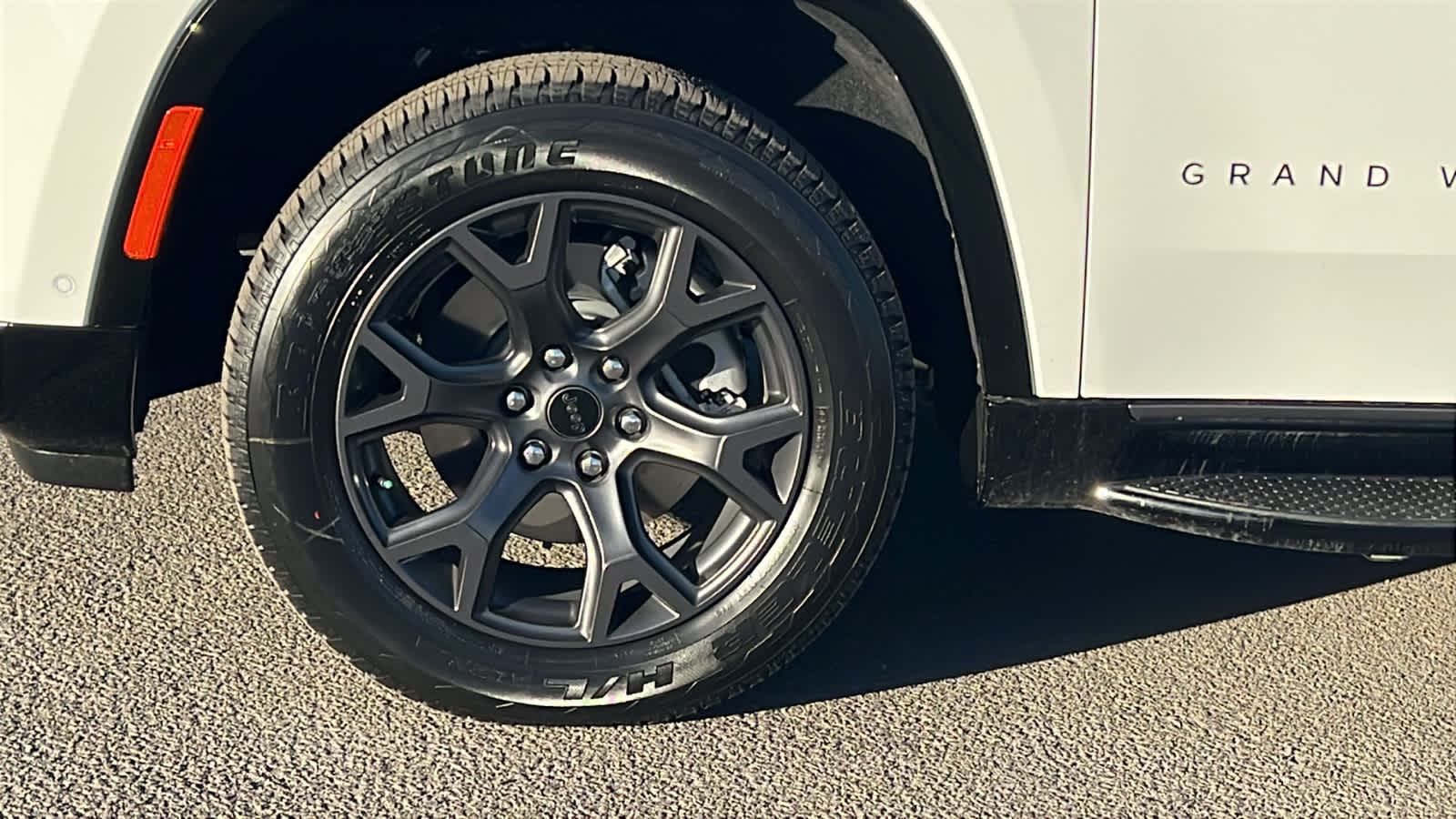 Thumbnail: 2026 Jeep Grand Wagoneer L - 9