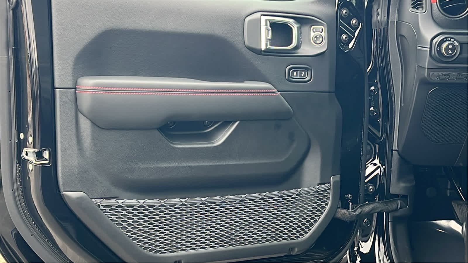 Thumbnail: 2025 Jeep Gladiator - 23