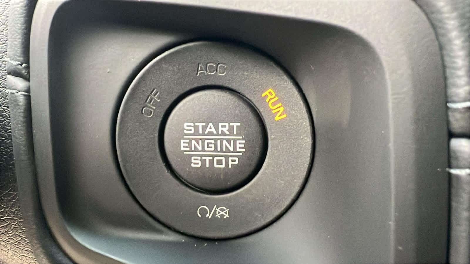 Thumbnail: 2025 Jeep Gladiator - 17