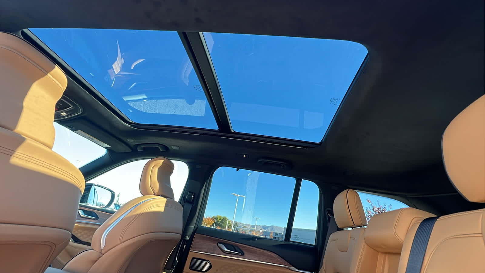 Thumbnail: 2025 Jeep Grand Cherokee - 32