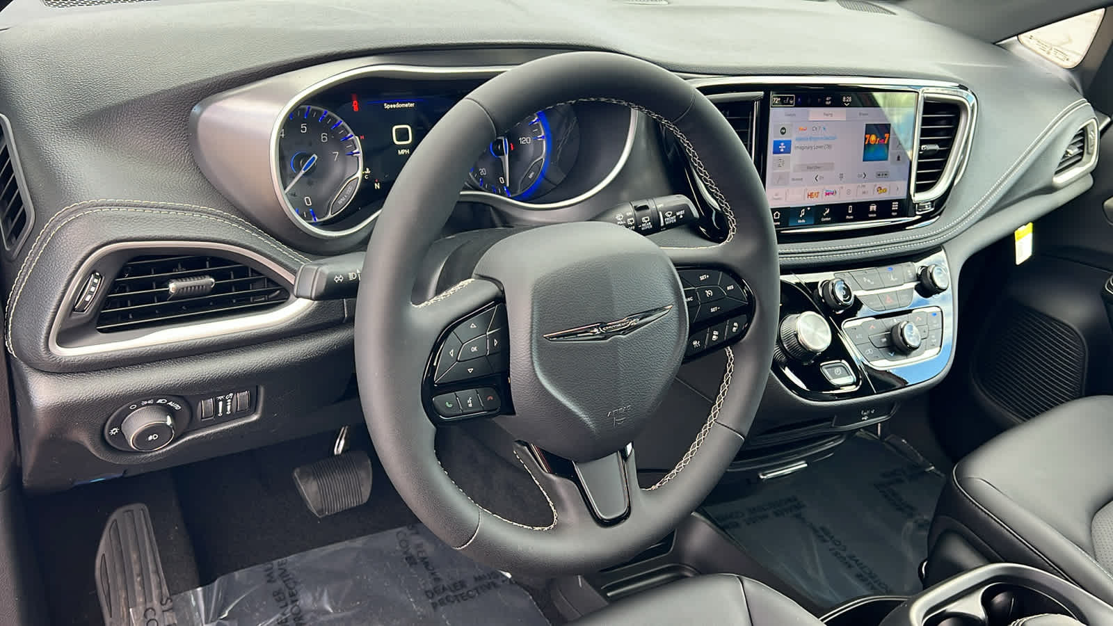 Thumbnail: 2026 Chrysler Pacifica - 10