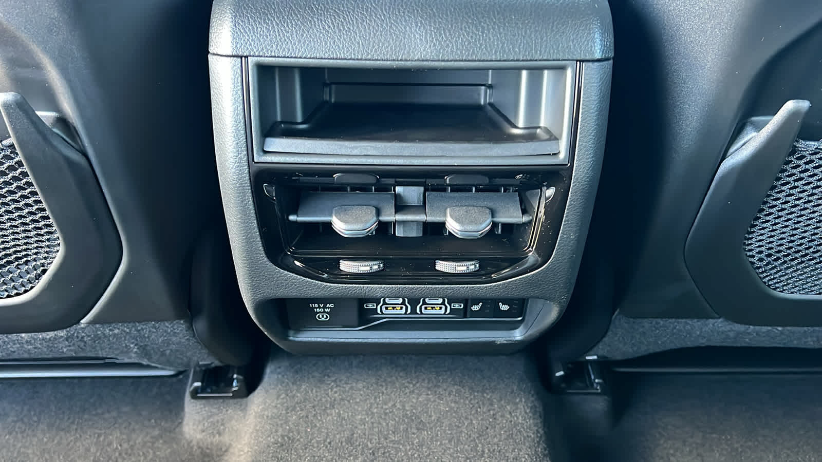 Thumbnail: 2025 Jeep Grand Cherokee - 25