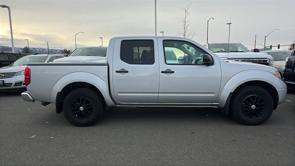 Used 2018 Nissan Frontier SV V6 Truck Crew Cab