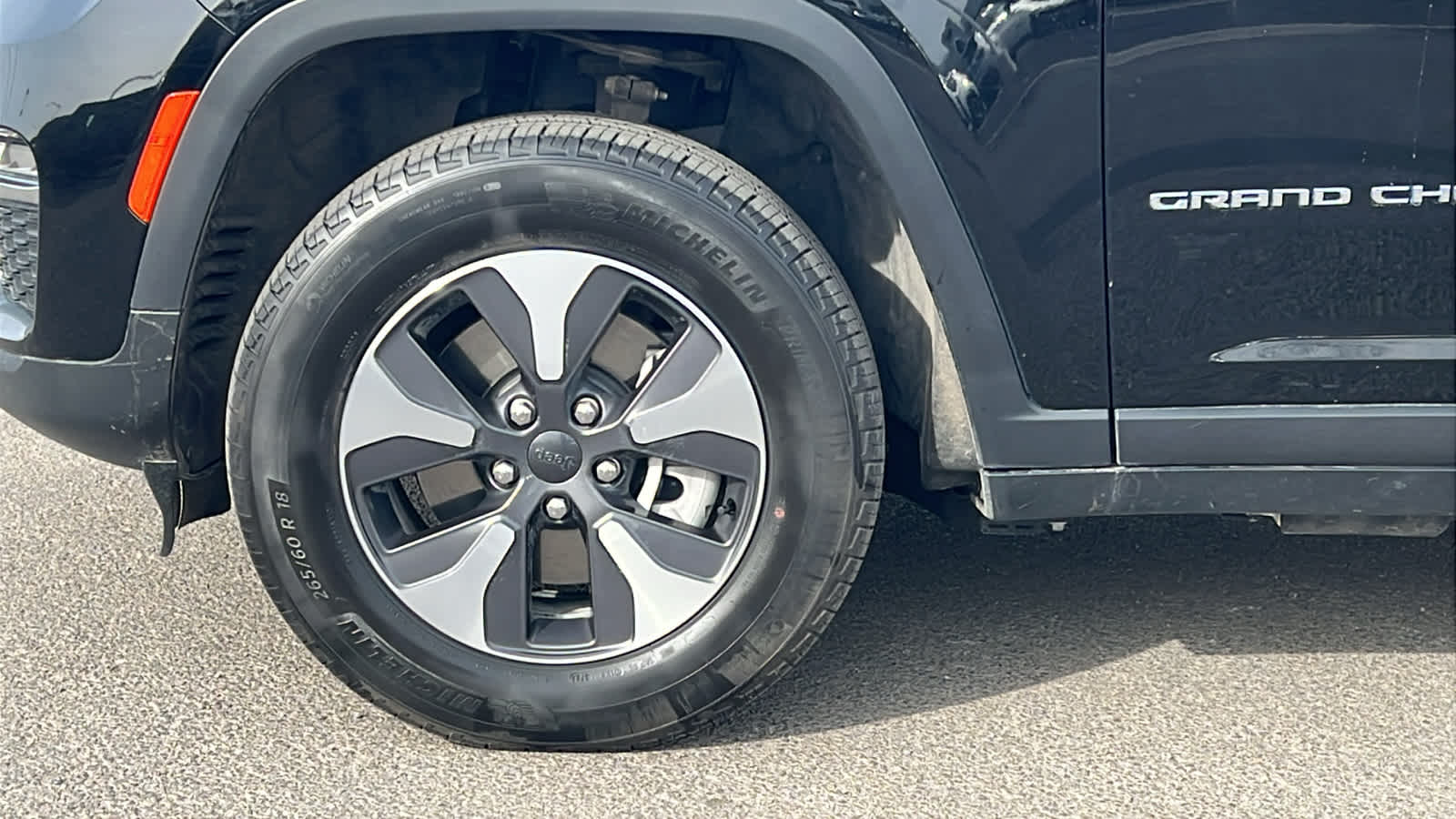 Thumbnail: 2022 Jeep Grand Cherokee - 9