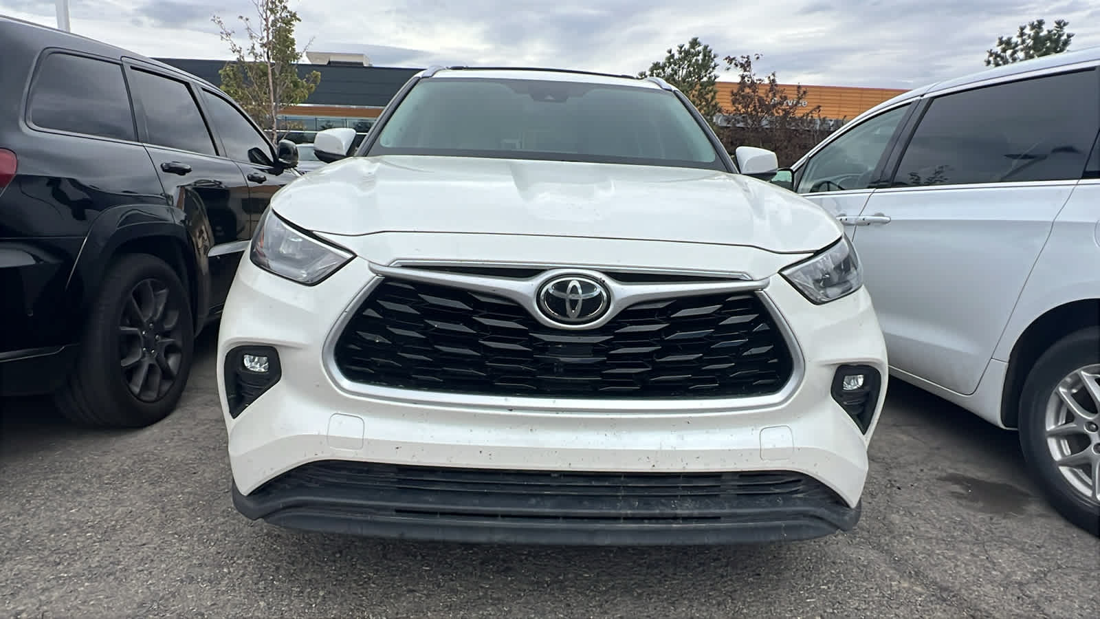 Thumbnail: 2020 Toyota Highlander - 2