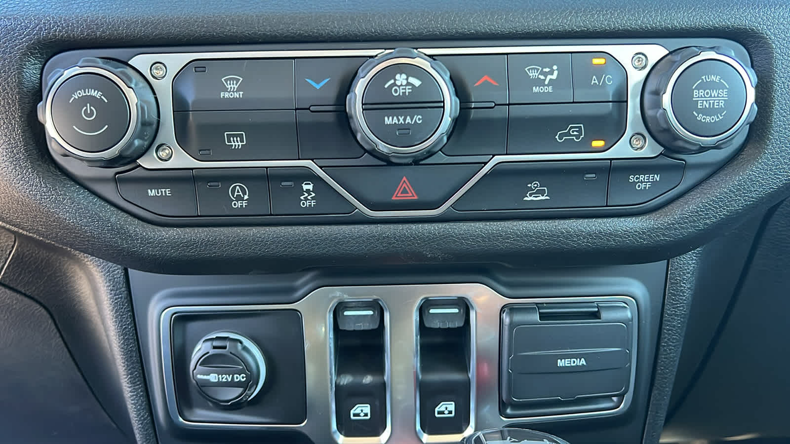 Thumbnail: 2026 Jeep Wrangler - 14