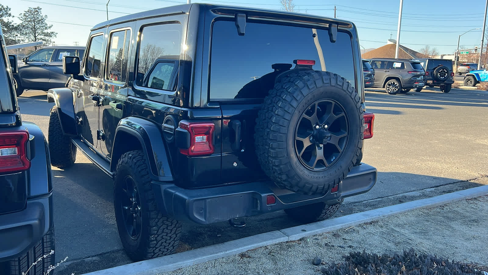 Thumbnail: 2019 Jeep Wrangler - 7