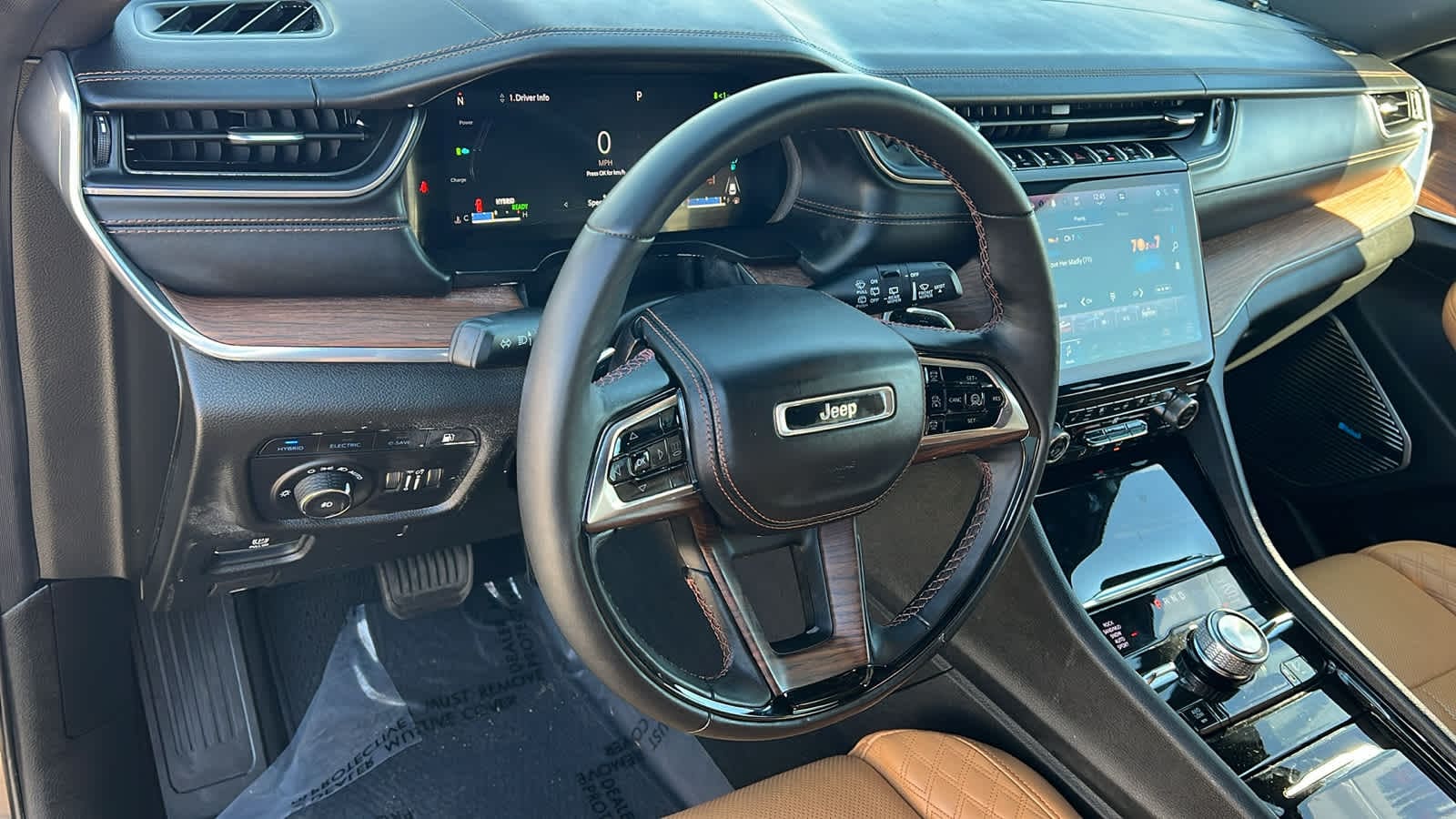 Thumbnail: 2022 Jeep Grand Cherokee - 10