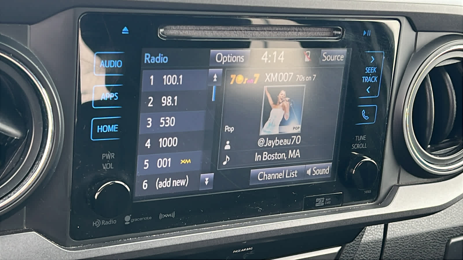 Thumbnail: 2018 Toyota Tacoma - 15