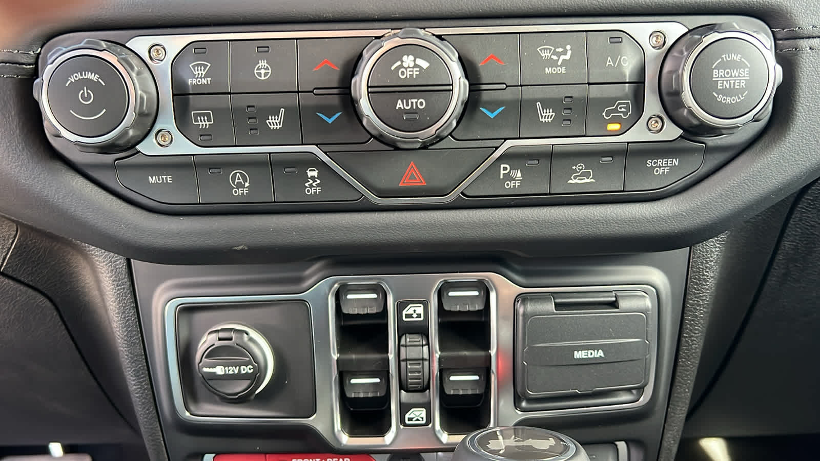 Thumbnail: 2026 Jeep Wrangler - 14