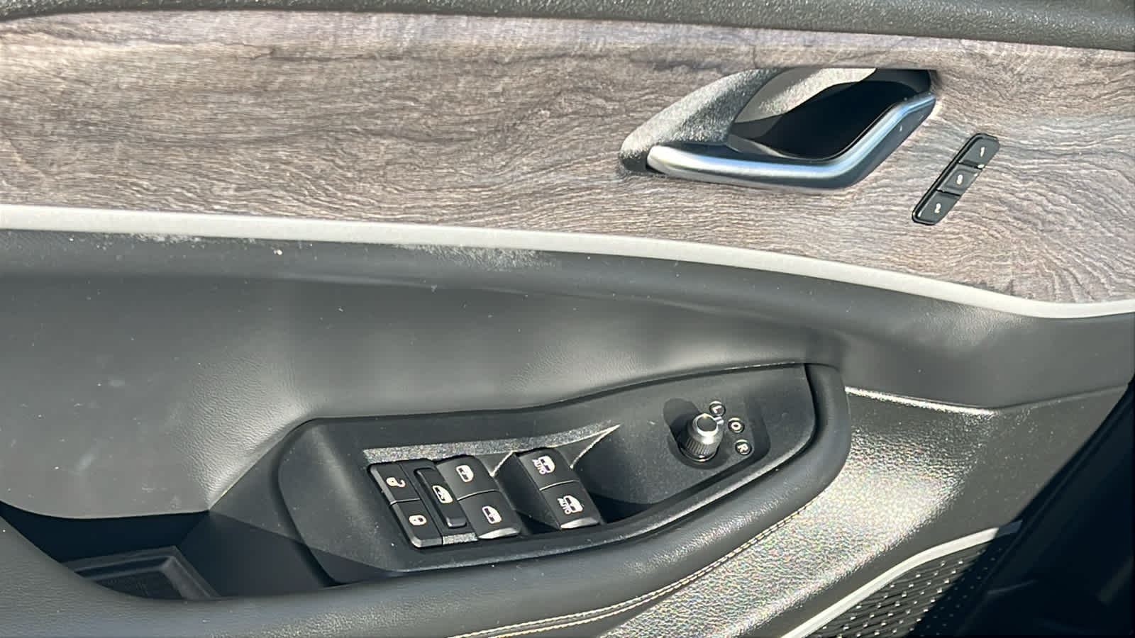 Thumbnail: 2023 Jeep Grand Cherokee - 22