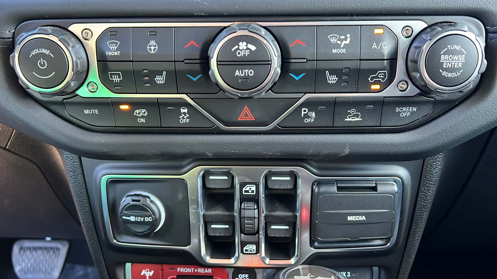 Thumbnail: 2026 Jeep Wrangler - 14