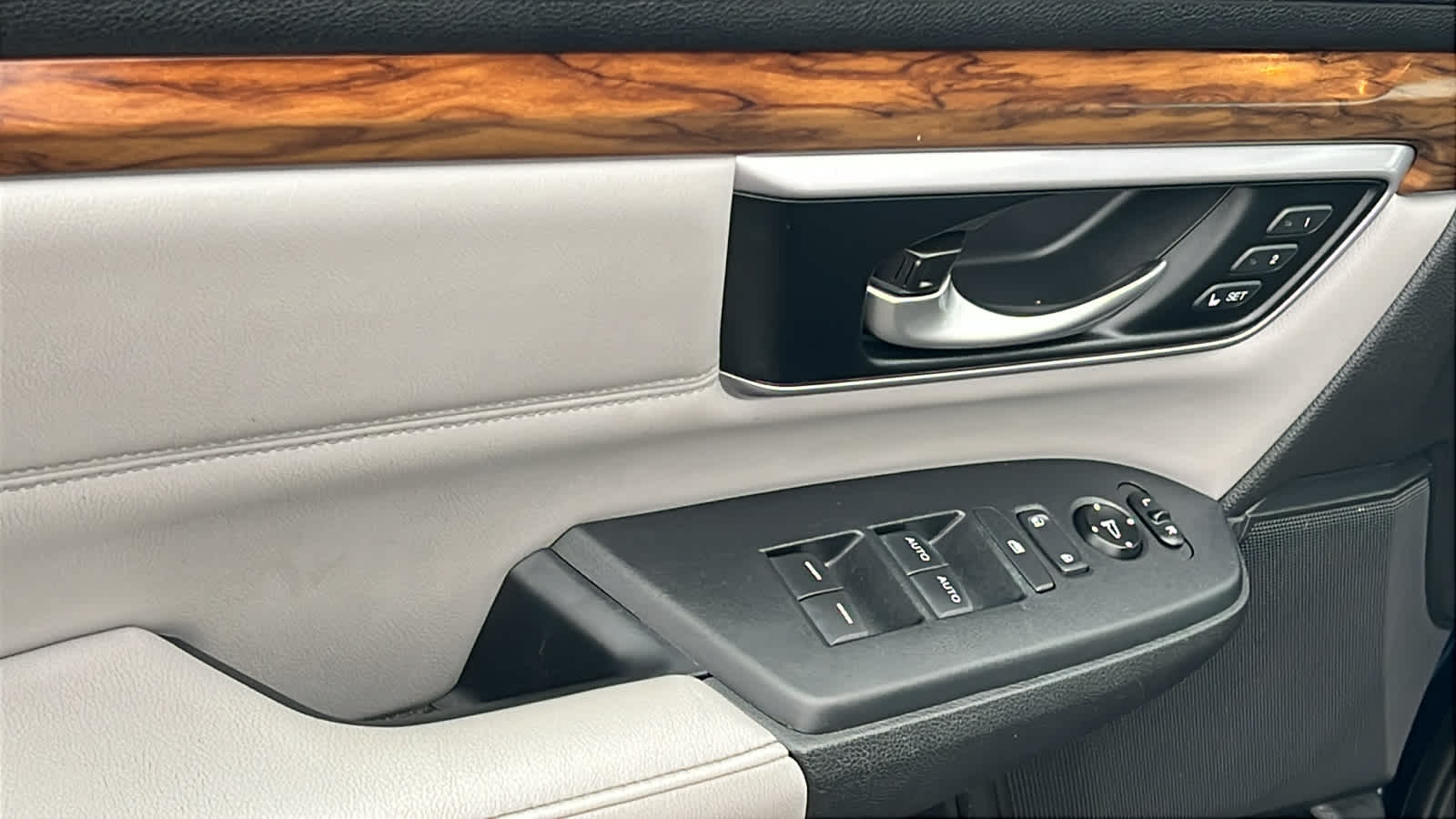 Thumbnail: 2017 Honda CR-V - 22