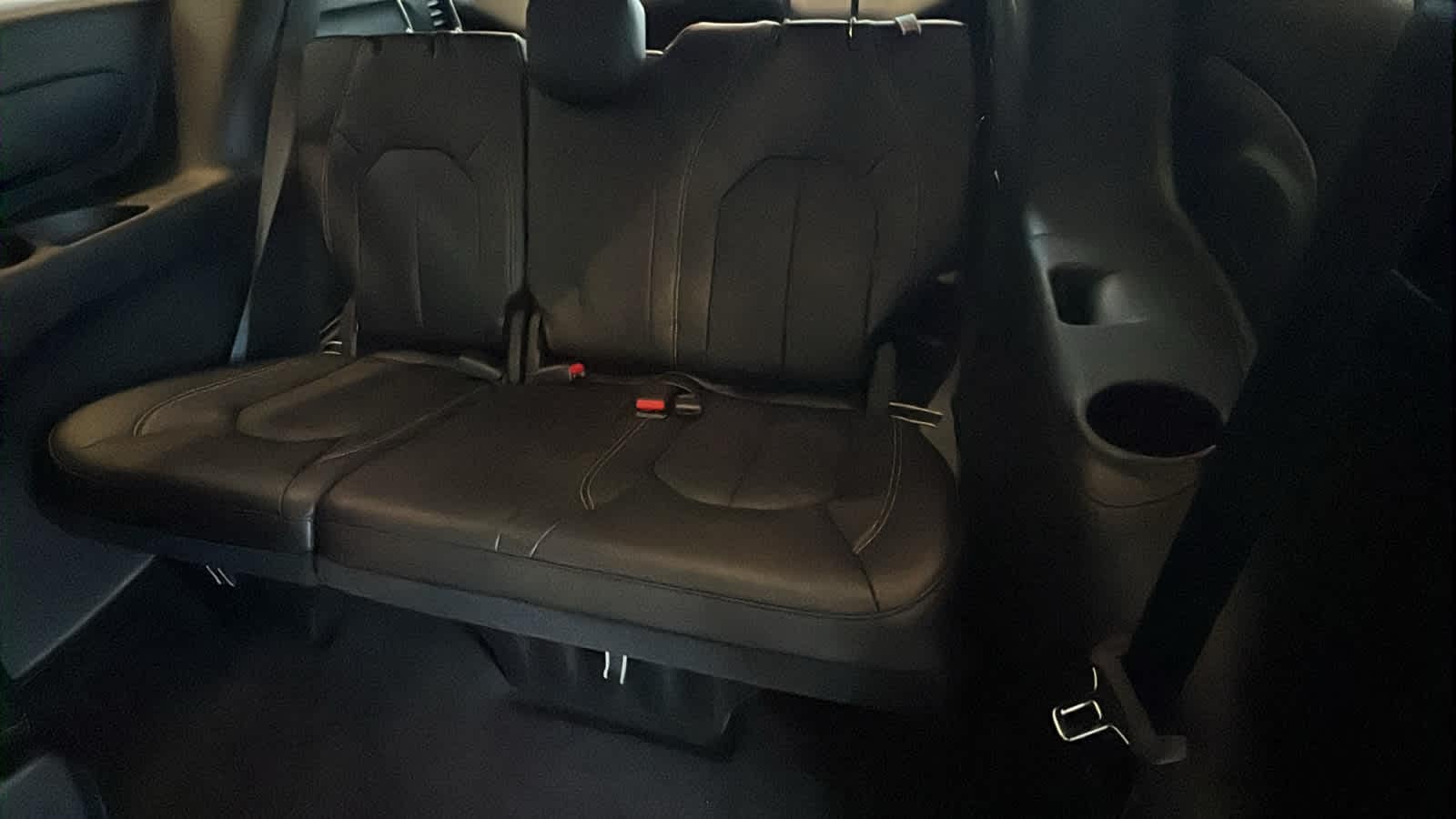 Thumbnail: 2026 Chrysler Pacifica - 31