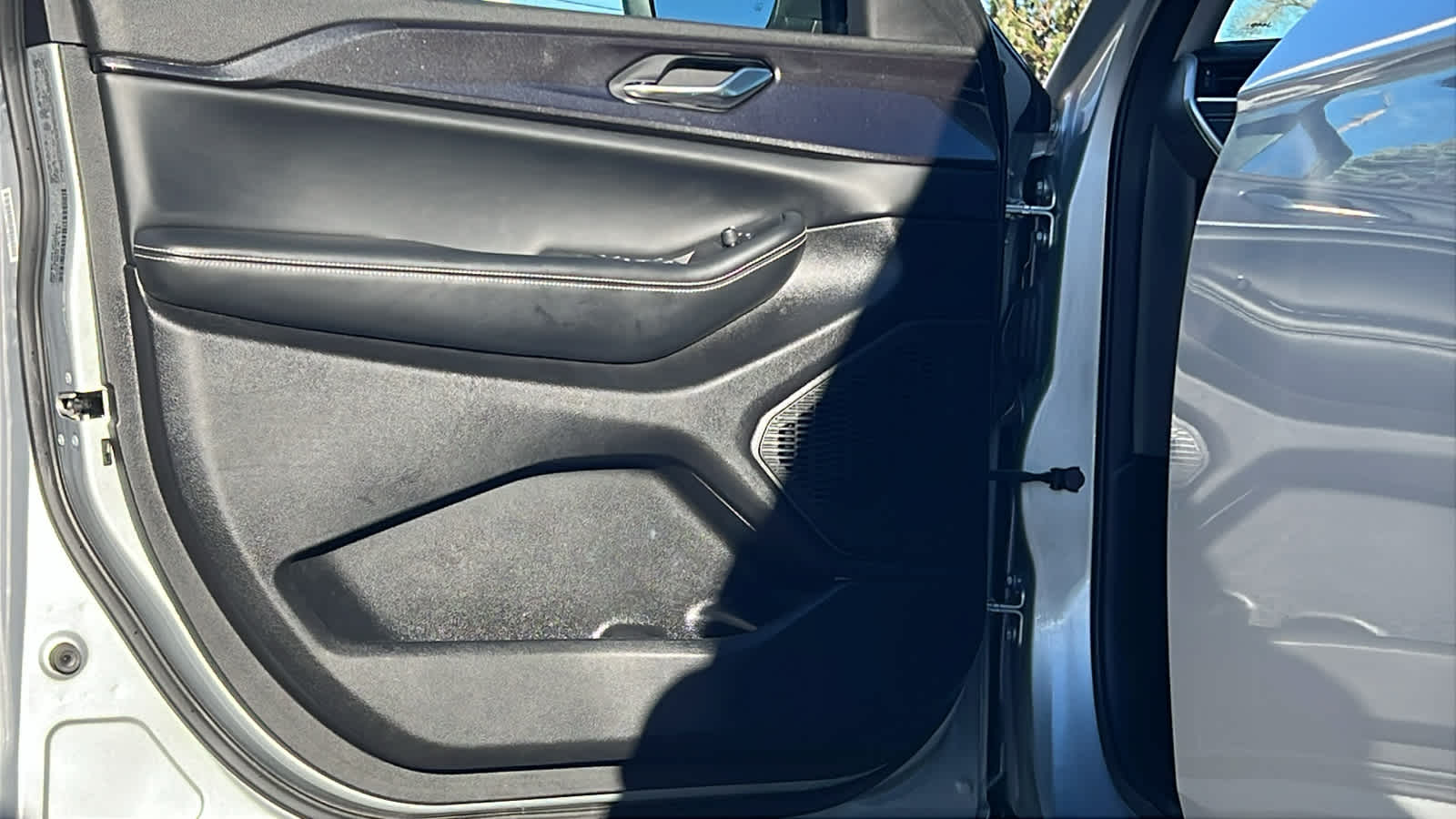 Thumbnail: 2023 Jeep Grand Cherokee - 23