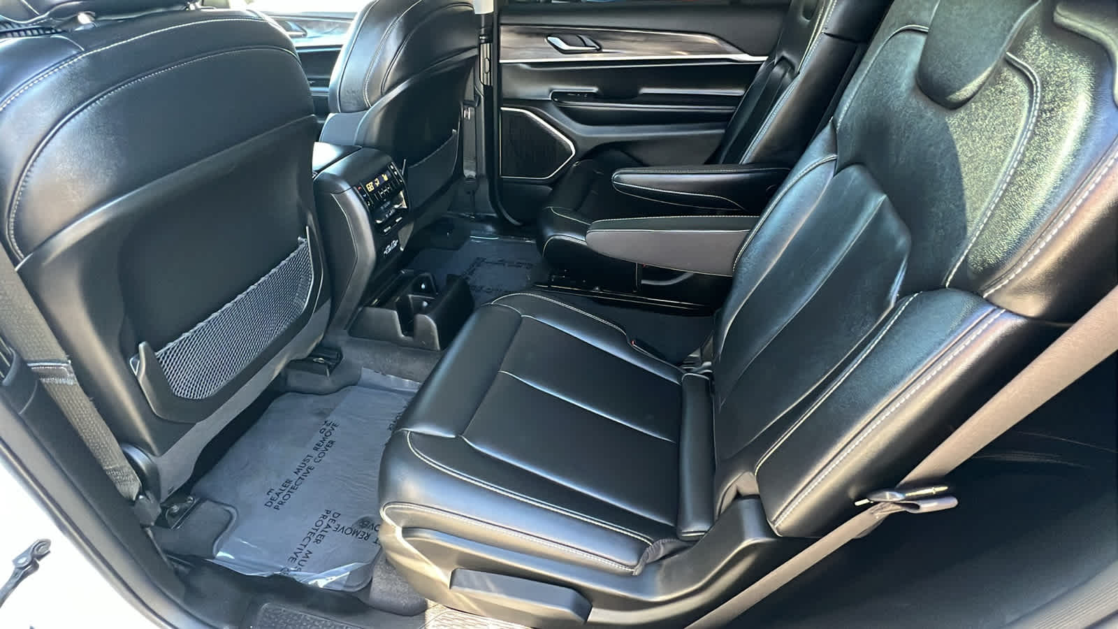 Thumbnail: 2013 Jeep Grand Cherokee - 24