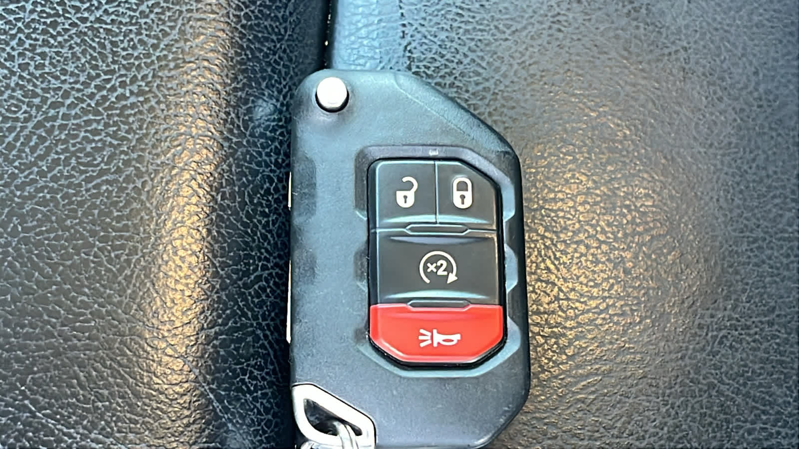 Thumbnail: 2020 Jeep Wrangler - 29