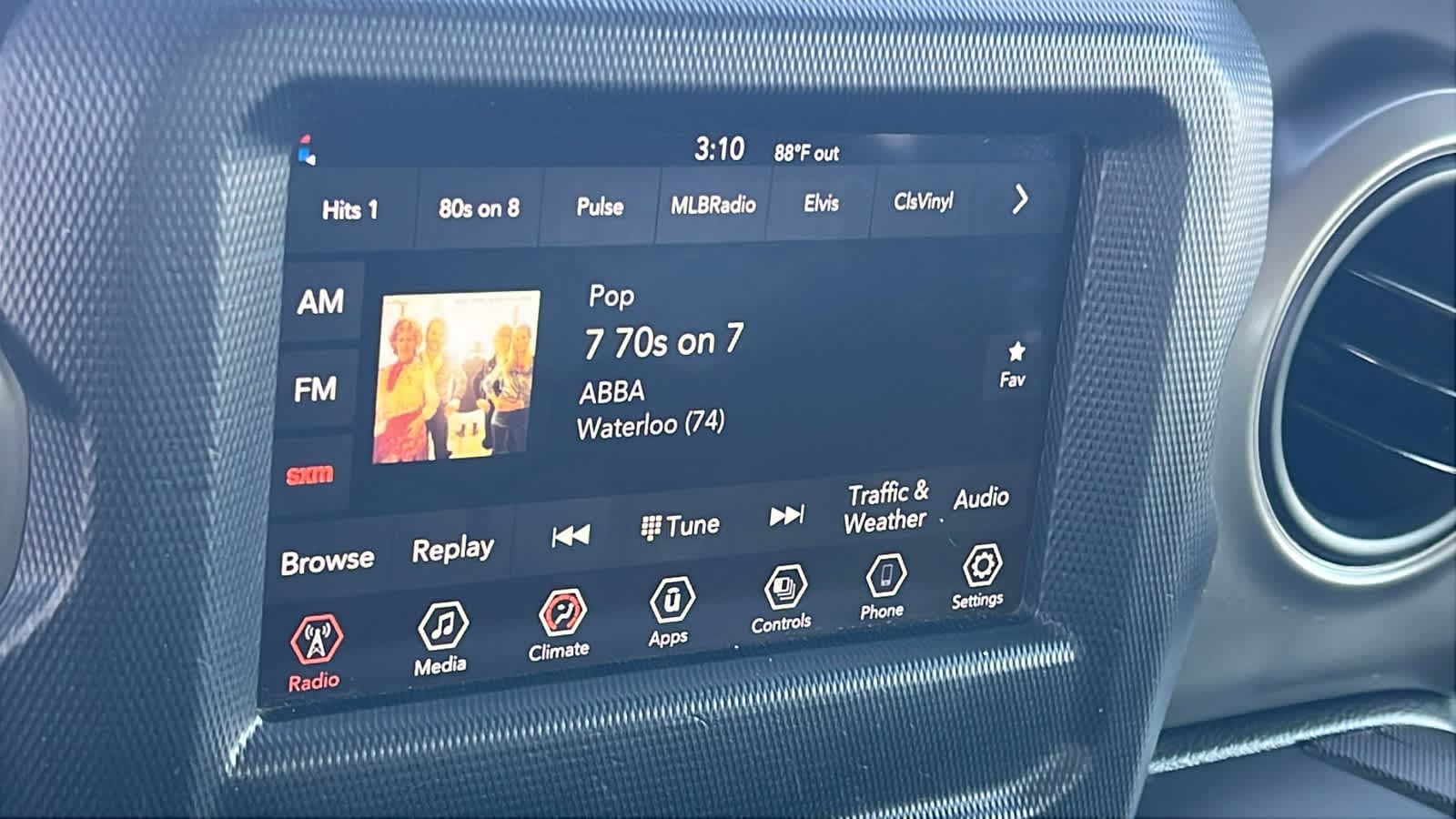 Thumbnail: 2022 Jeep Wrangler - 15