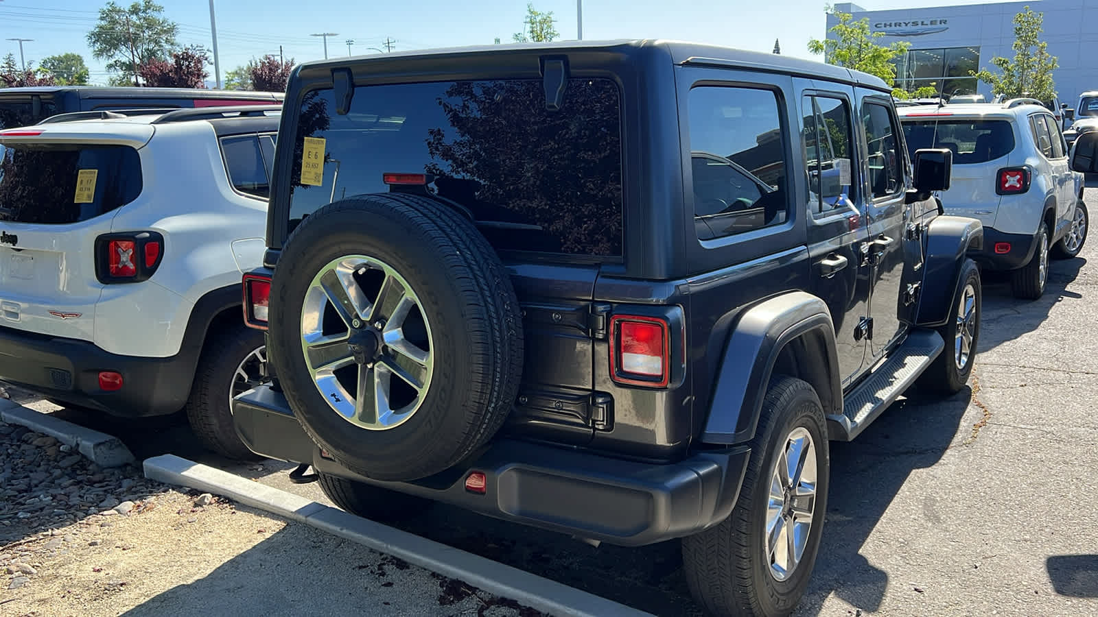 Thumbnail: 2022 Jeep Wrangler - 8