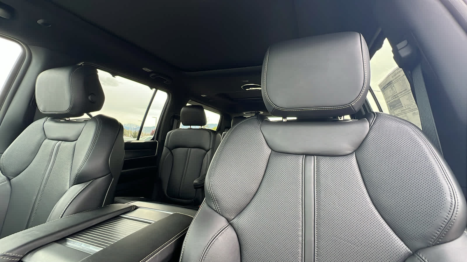 Thumbnail: 2026 Jeep Grand Wagoneer - 11